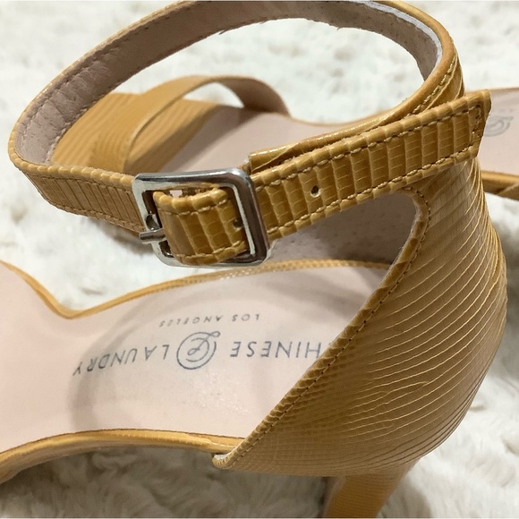 🛍️ CHINESE LAUNDRY Yellow Tinie Lizard Ankle Straps Heeled Sandal - Size 9.5 - Picture 12 of 15